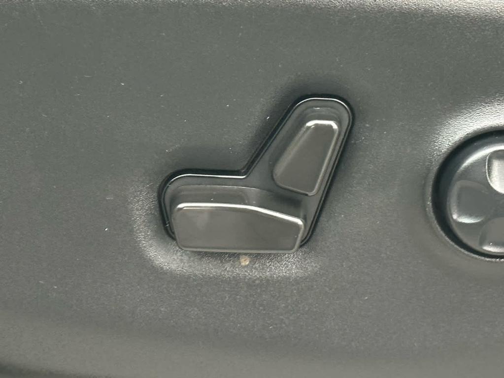 used 2022 Chrysler Pacifica Hybrid car, priced at $25,000