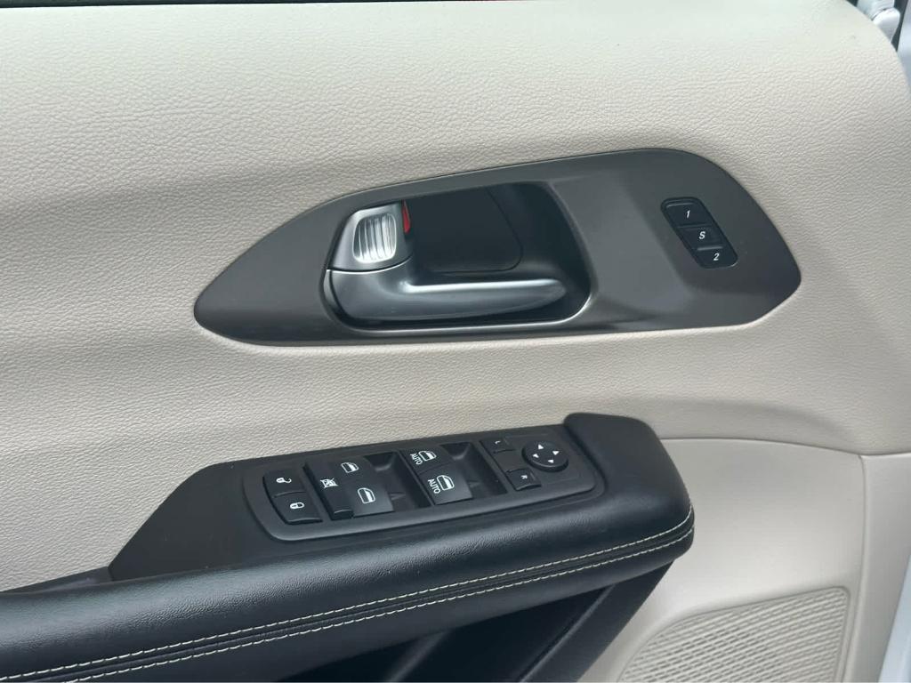 used 2022 Chrysler Pacifica Hybrid car, priced at $25,000