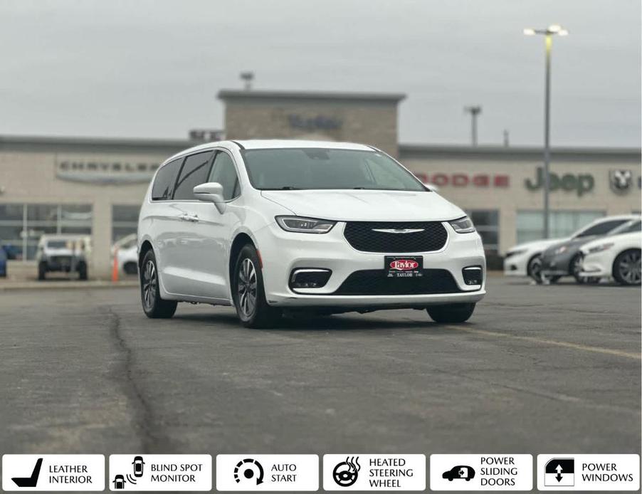 used 2022 Chrysler Pacifica Hybrid car, priced at $26,088