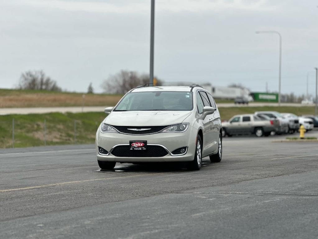used 2020 Chrysler Pacifica car, priced at $18,995