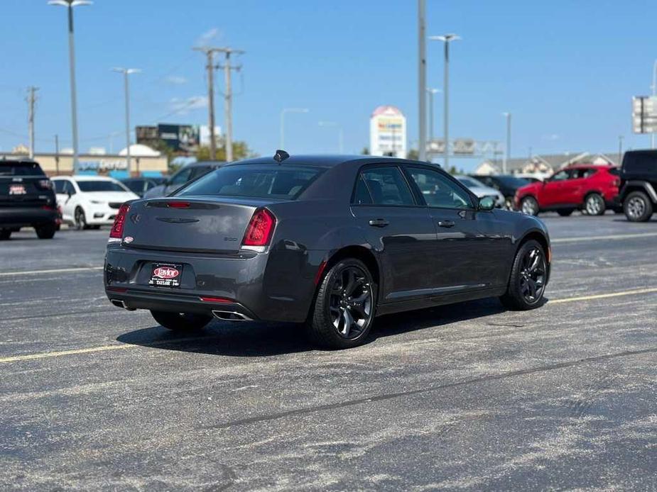 new 2023 Chrysler 300 car, priced at $32,000