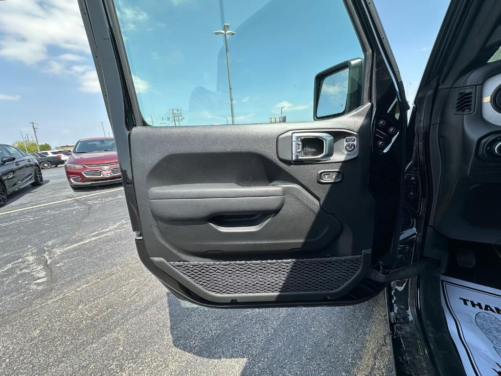 new 2025 Jeep Wrangler car, priced at $39,859