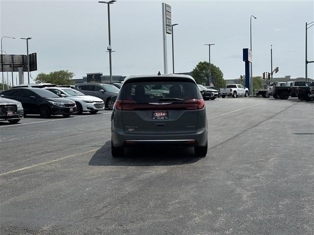 used 2022 Chrysler Pacifica Hybrid car, priced at $27,000