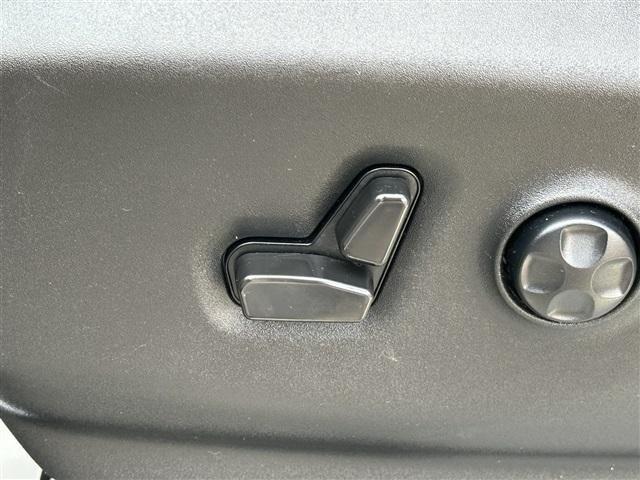 used 2022 Chrysler Pacifica Hybrid car, priced at $27,000