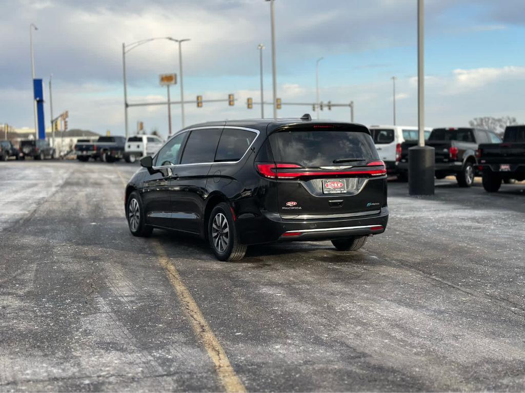 used 2022 Chrysler Pacifica Hybrid car, priced at $26,000