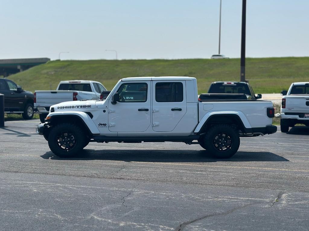 new 2025 Jeep Gladiator car, priced at $44,693