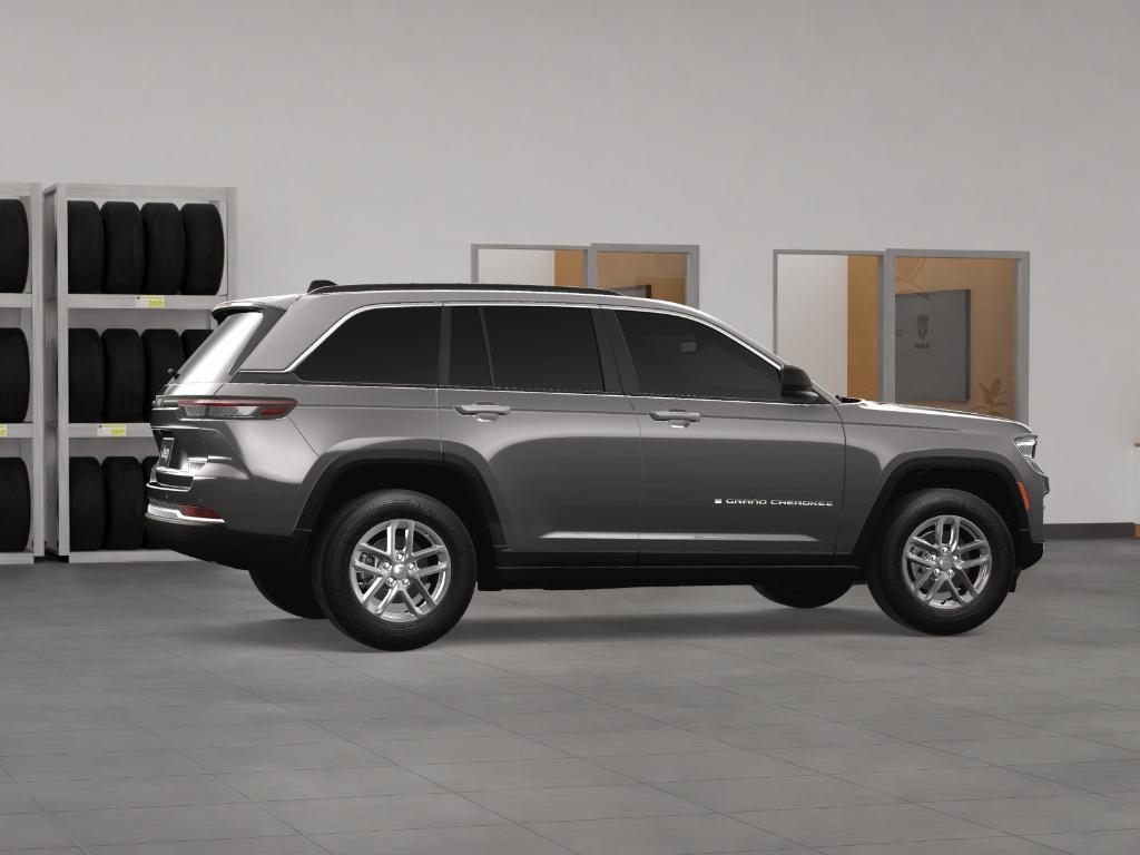 new 2025 Jeep Grand Cherokee car, priced at $40,298