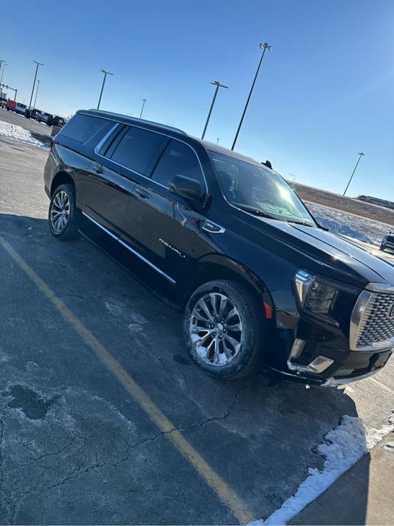 used 2022 GMC Yukon XL car, priced at $59,075