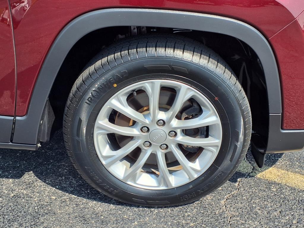 used 2019 Jeep Cherokee car, priced at $15,925