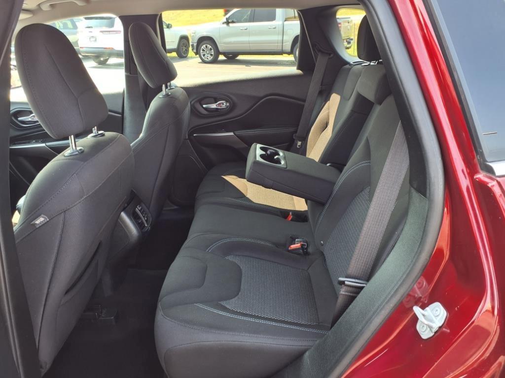 used 2019 Jeep Cherokee car, priced at $15,925