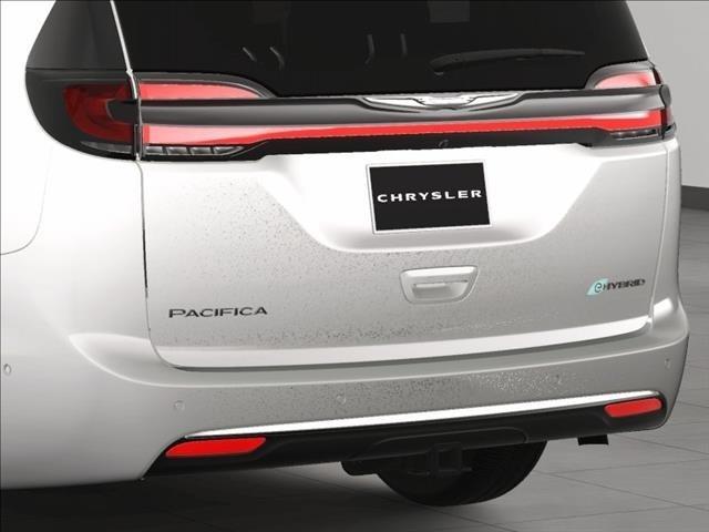 new 2025 Chrysler Pacifica Hybrid car, priced at $43,217