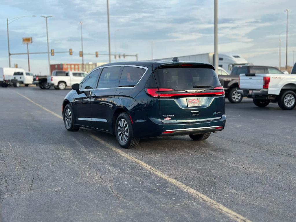 used 2022 Chrysler Pacifica Hybrid car, priced at $26,000