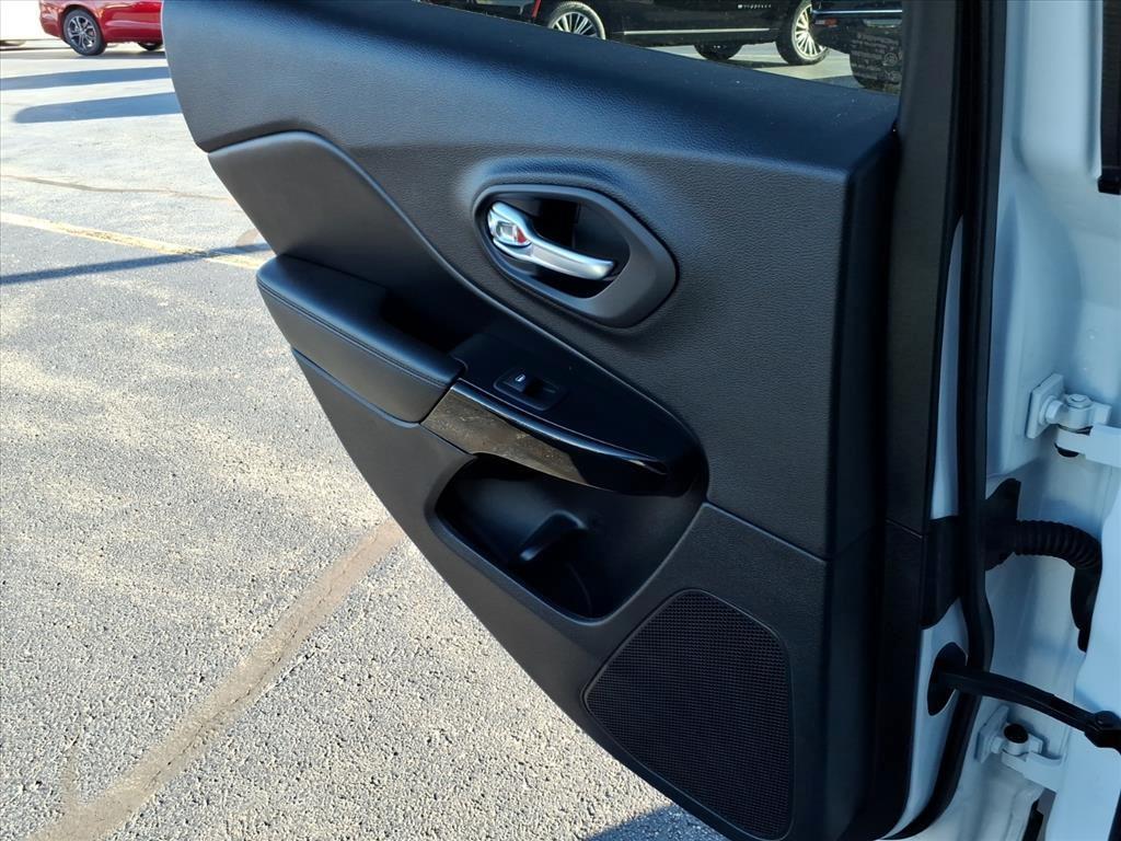 used 2020 Jeep Cherokee car, priced at $16,225