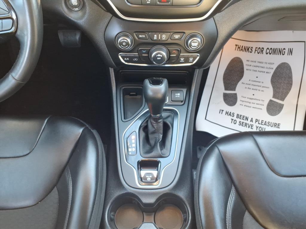 used 2020 Jeep Cherokee car, priced at $16,225