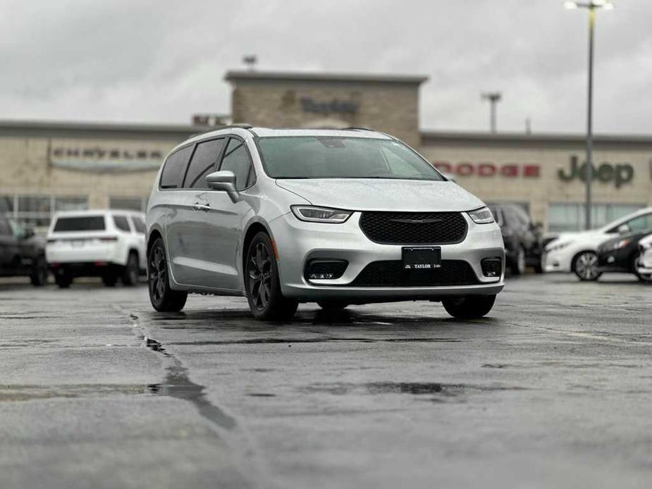 used 2022 Chrysler Pacifica car, priced at $28,205