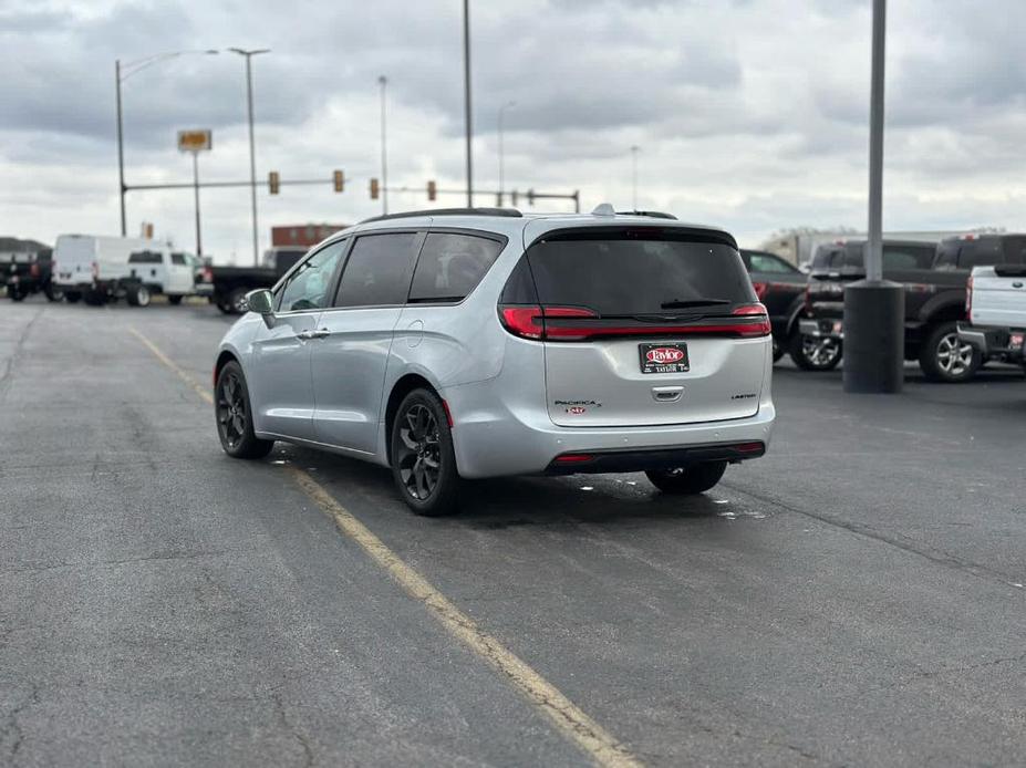 used 2022 Chrysler Pacifica car, priced at $27,354