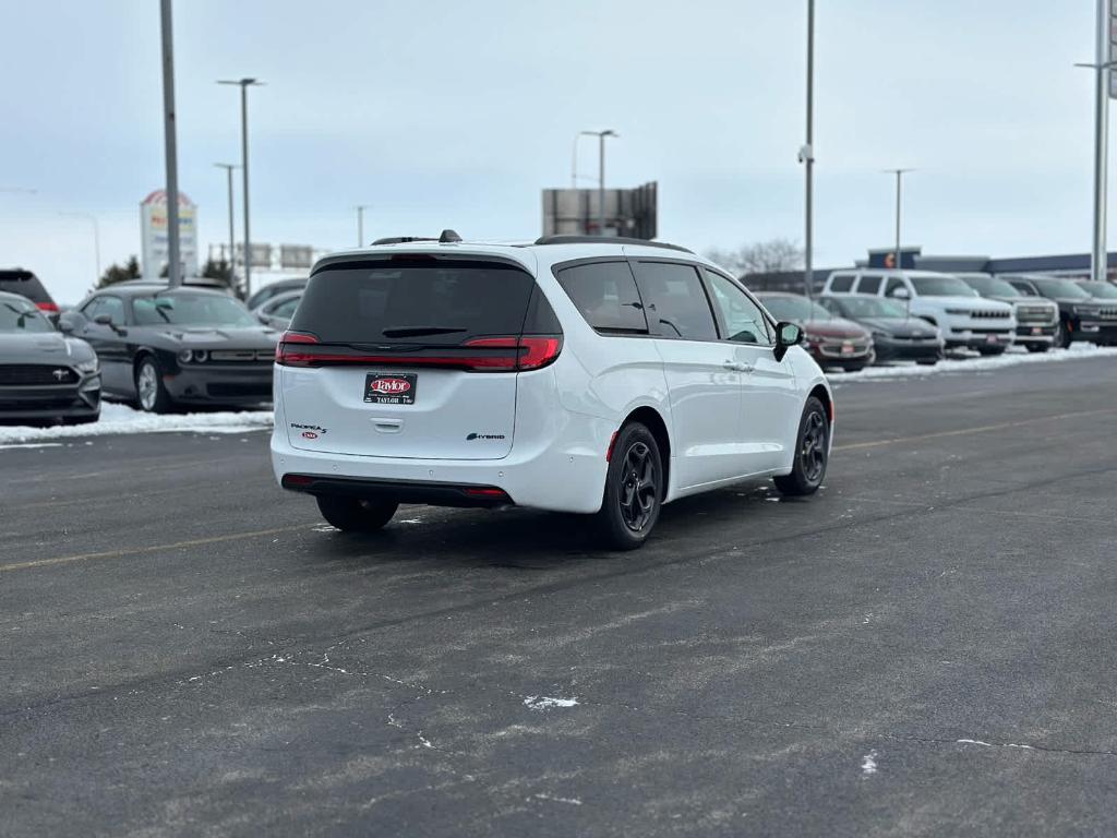 new 2025 Chrysler Pacifica Hybrid car, priced at $57,496