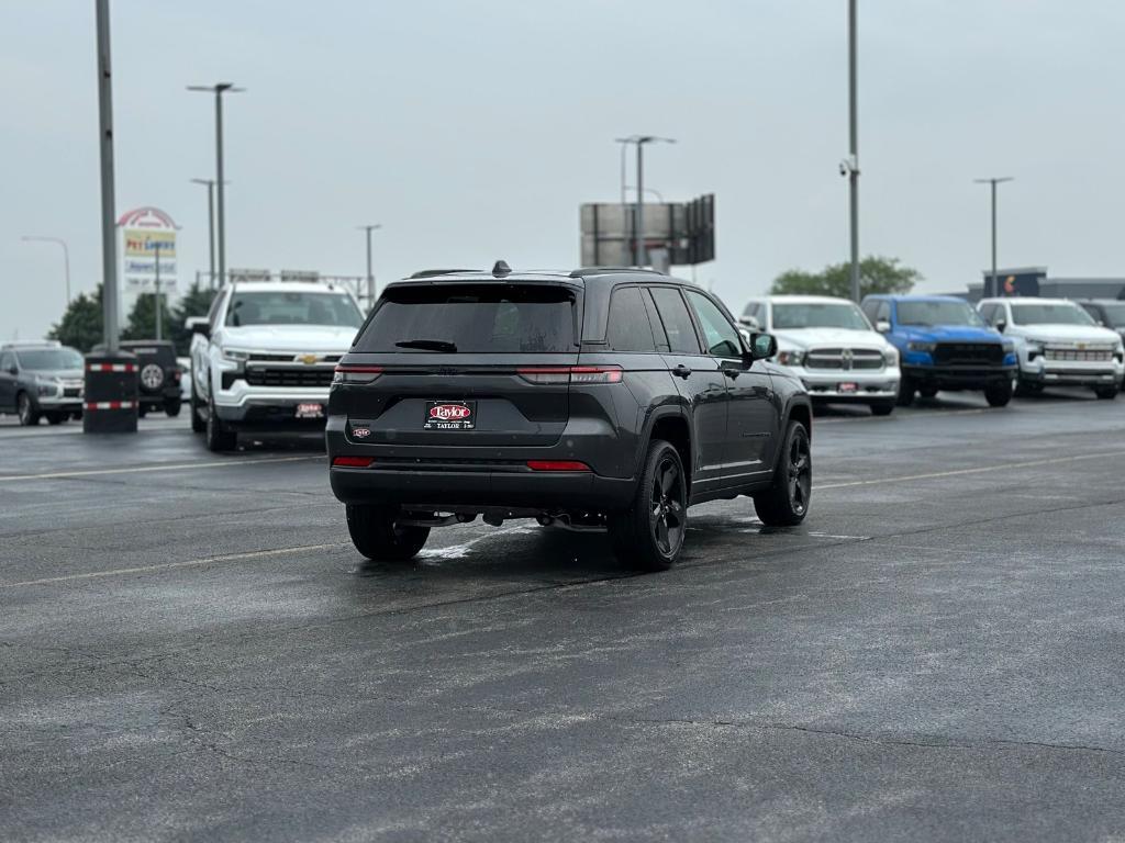 new 2025 Jeep Grand Cherokee car, priced at $39,560