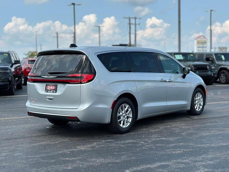 new 2024 Chrysler Pacifica car, priced at $43,271