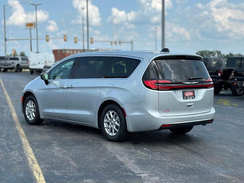 new 2024 Chrysler Pacifica car, priced at $43,271