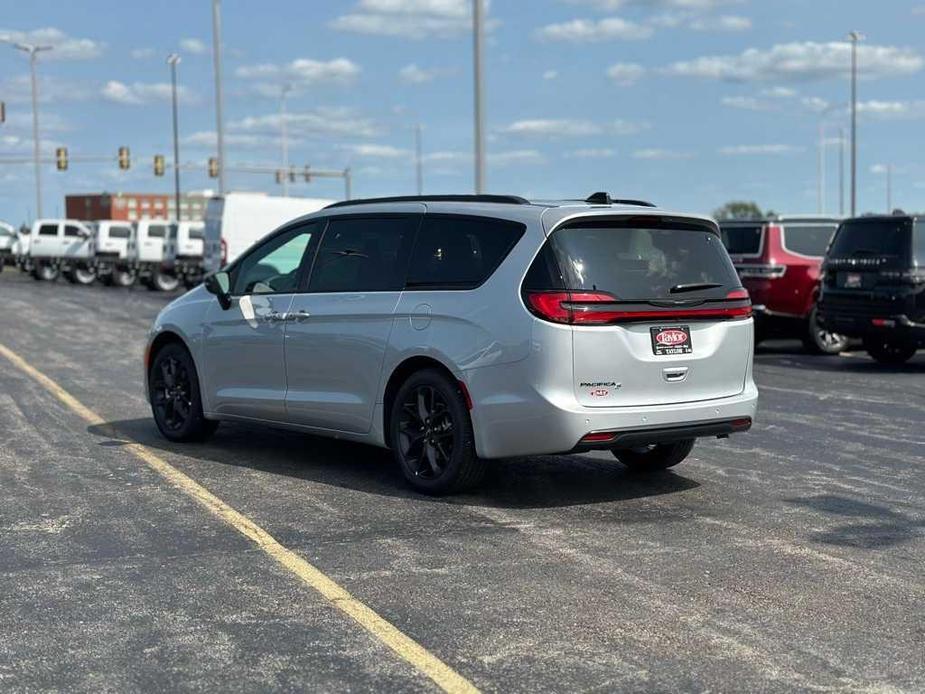 new 2024 Chrysler Pacifica car, priced at $44,611