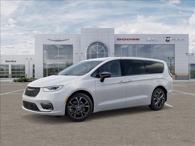 new 2026 Chrysler Pacifica car, priced at $42,819