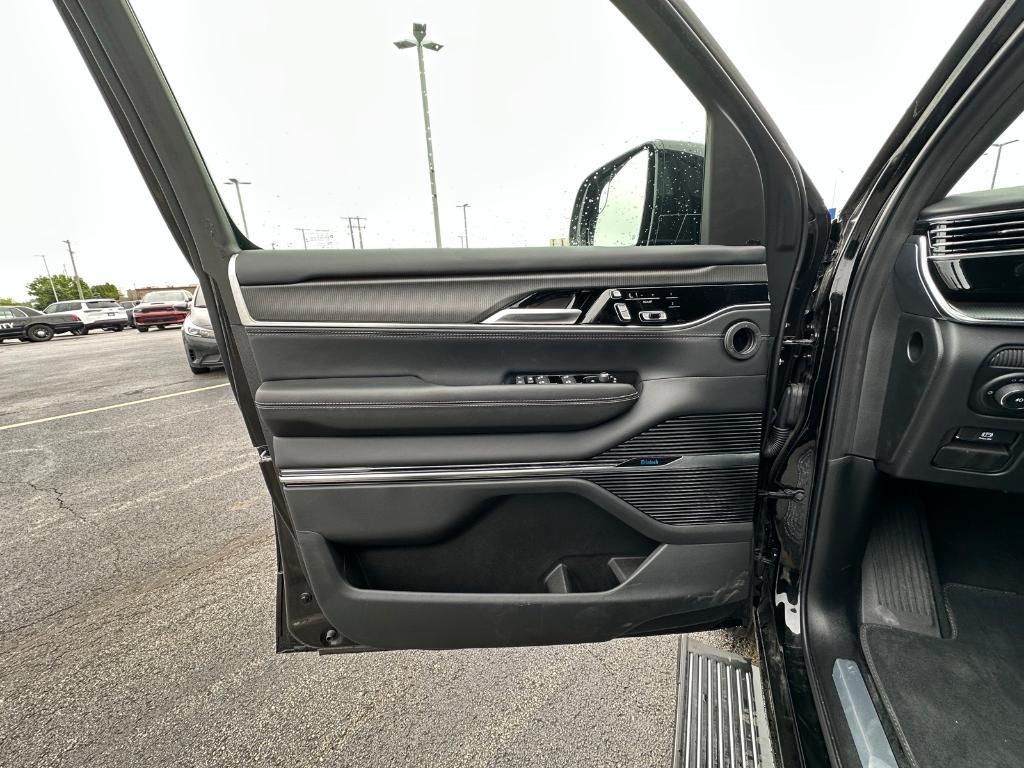 new 2024 Jeep Grand Wagoneer L car, priced at $103,952