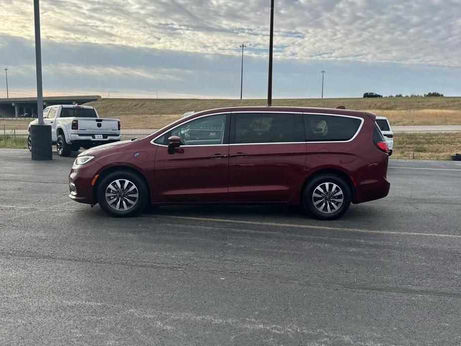 used 2022 Chrysler Pacifica Hybrid car, priced at $27,000