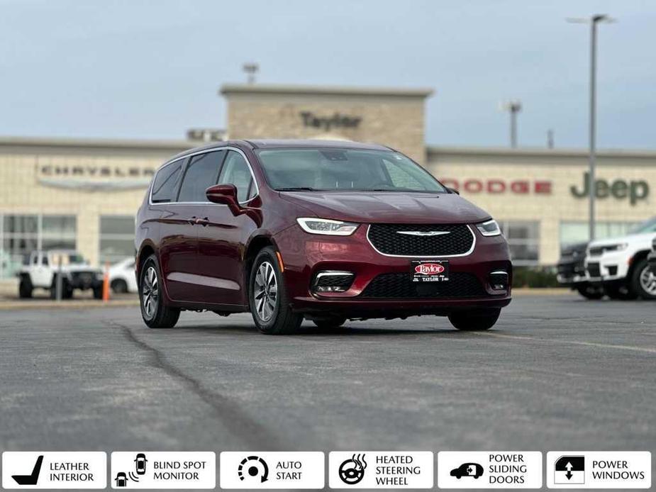 used 2022 Chrysler Pacifica Hybrid car, priced at $27,000