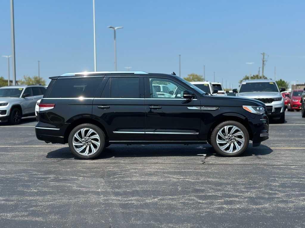 used 2022 Lincoln Navigator car, priced at $55,593