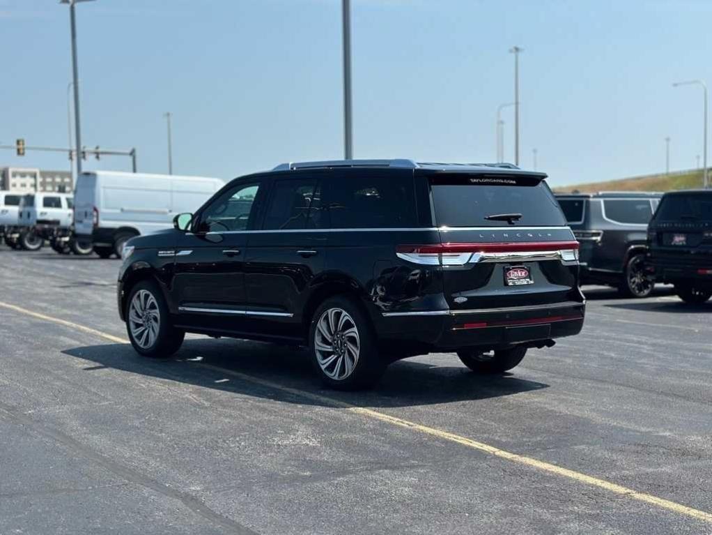 used 2022 Lincoln Navigator car, priced at $49,000