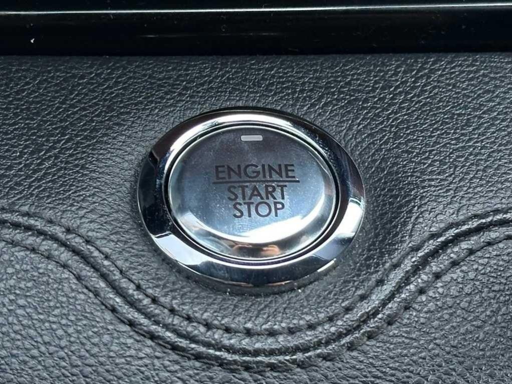 used 2022 Lincoln Navigator car, priced at $49,000