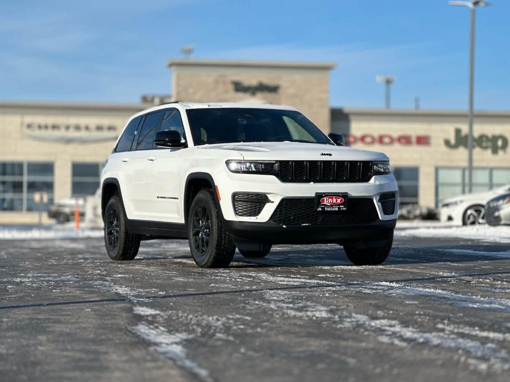 new 2025 Jeep Grand Cherokee car, priced at $43,310