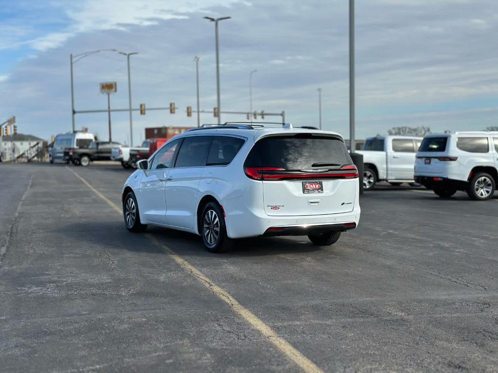 used 2021 Chrysler Pacifica Hybrid car, priced at $27,000