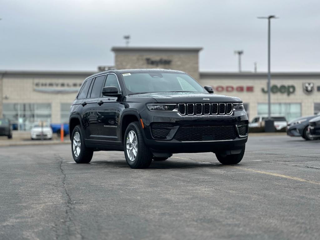 new 2025 Jeep Grand Cherokee car, priced at $40,589