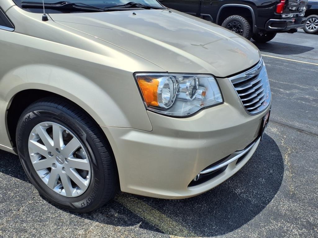 used 2015 Chrysler Town & Country car, priced at $13,800