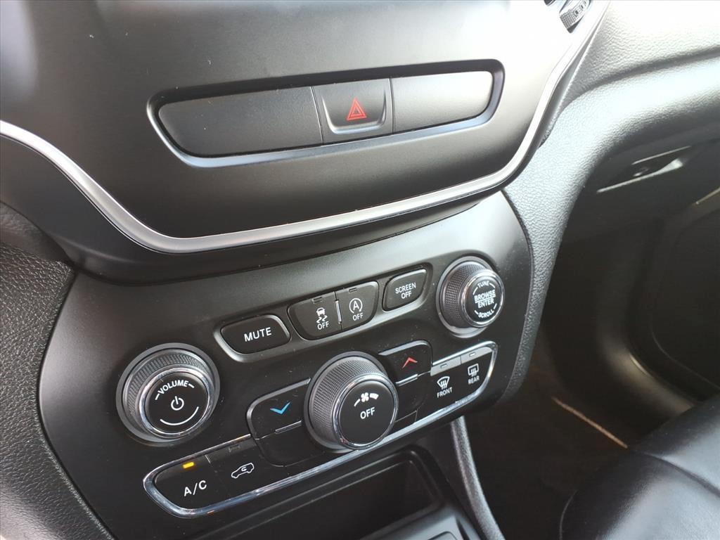 used 2019 Jeep Cherokee car, priced at $17,372