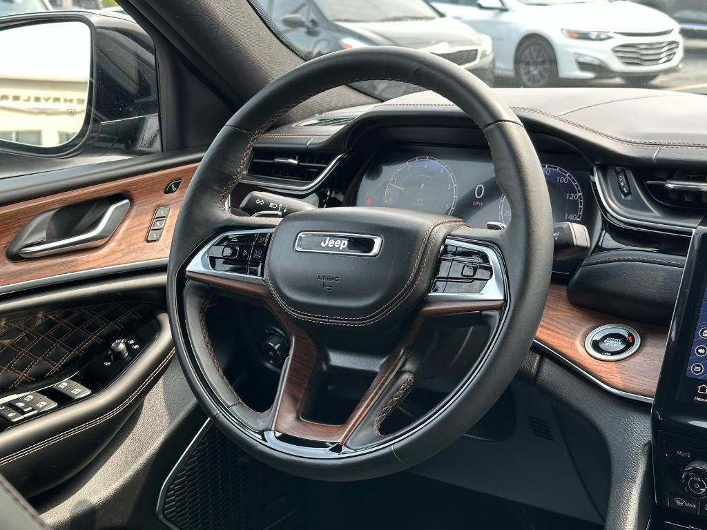 used 2024 Jeep Grand Cherokee car, priced at $59,995