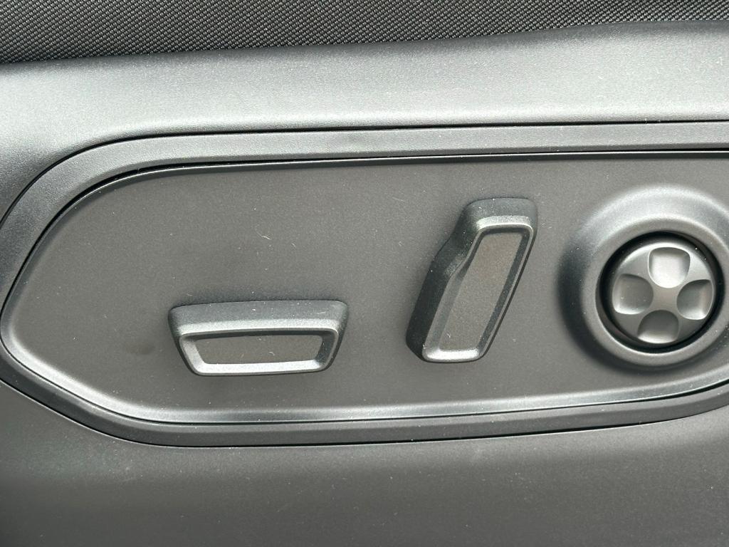 new 2025 Jeep Grand Cherokee car, priced at $42,832
