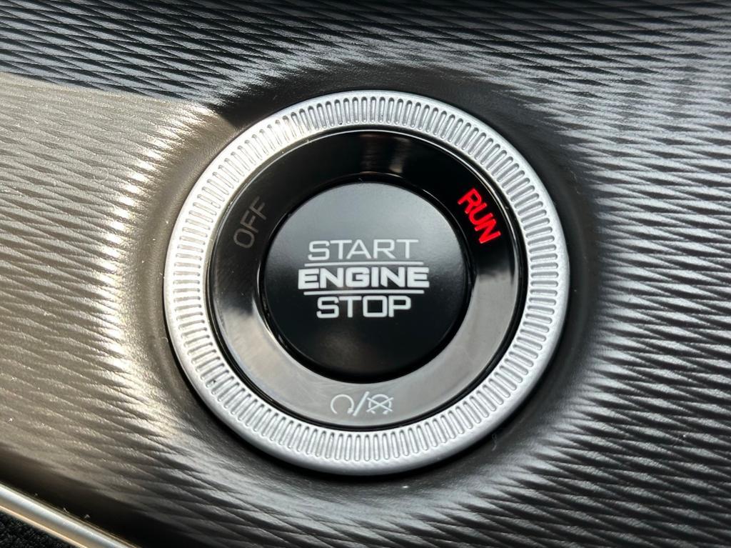 new 2025 Jeep Grand Cherokee car, priced at $38,712