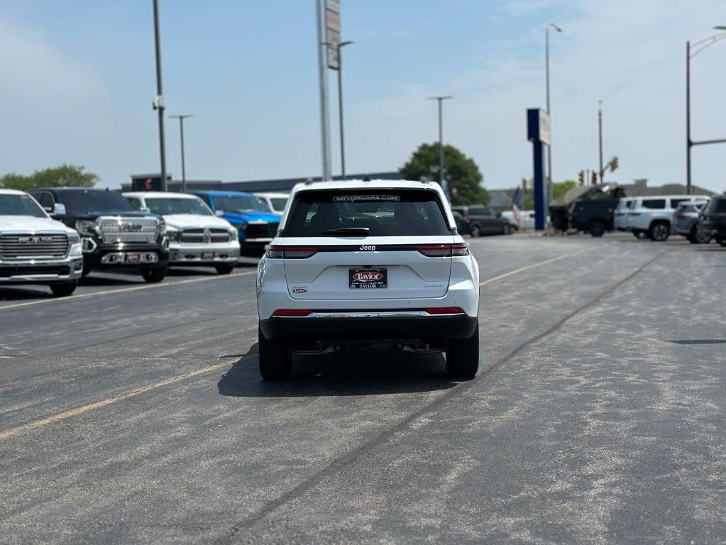 new 2025 Jeep Grand Cherokee car, priced at $38,712