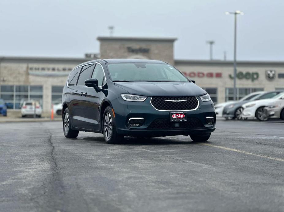 used 2022 Chrysler Pacifica Hybrid car, priced at $26,515