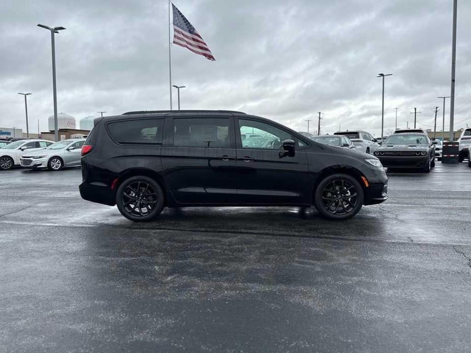 new 2024 Chrysler Pacifica car, priced at $53,260