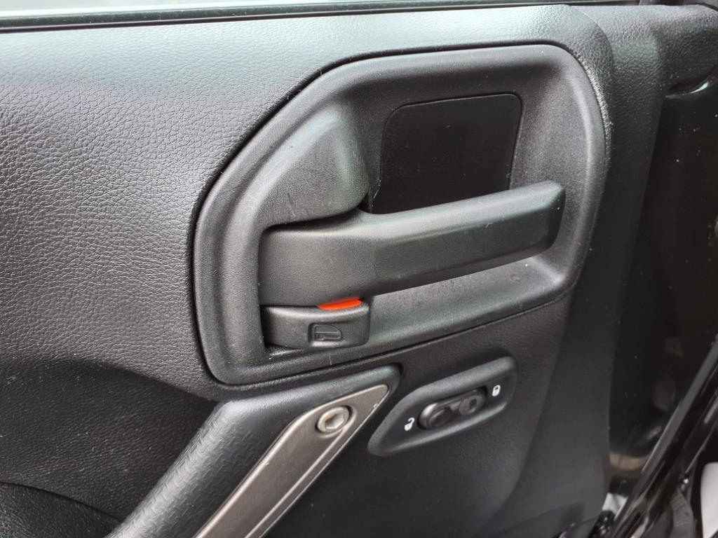used 2013 Jeep Wrangler Unlimited car, priced at $16,181