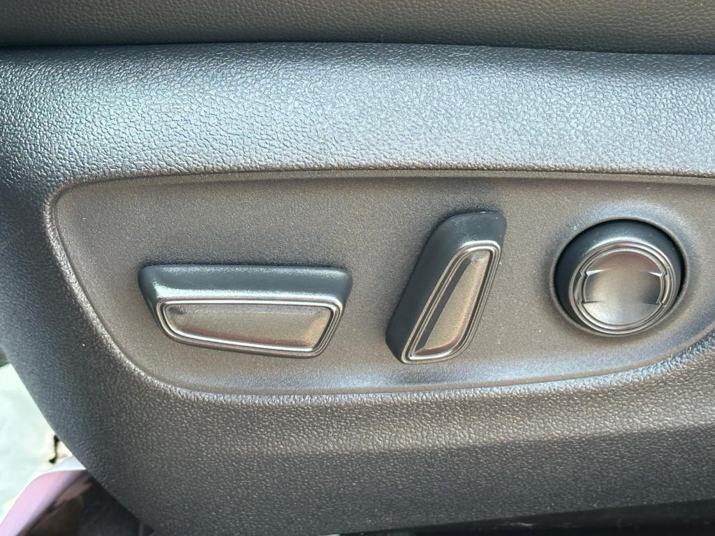 used 2021 Toyota Highlander car, priced at $34,524
