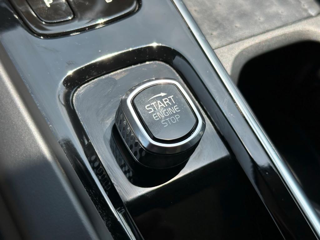 used 2022 Volvo XC60 car, priced at $34,990