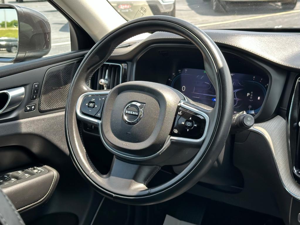 used 2022 Volvo XC60 car, priced at $34,990