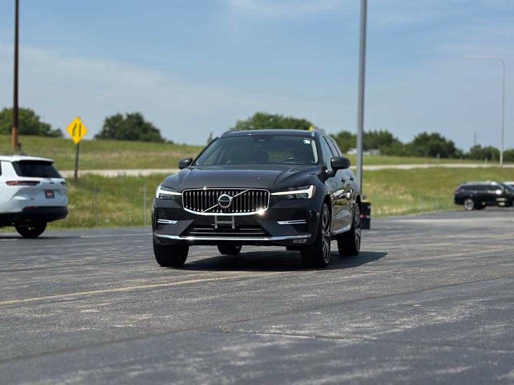 used 2022 Volvo XC60 car, priced at $34,990