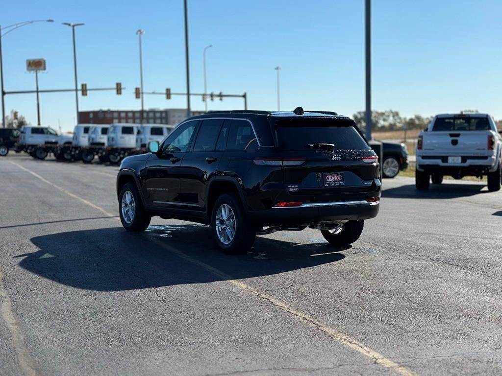 new 2025 Jeep Grand Cherokee car, priced at $38,116