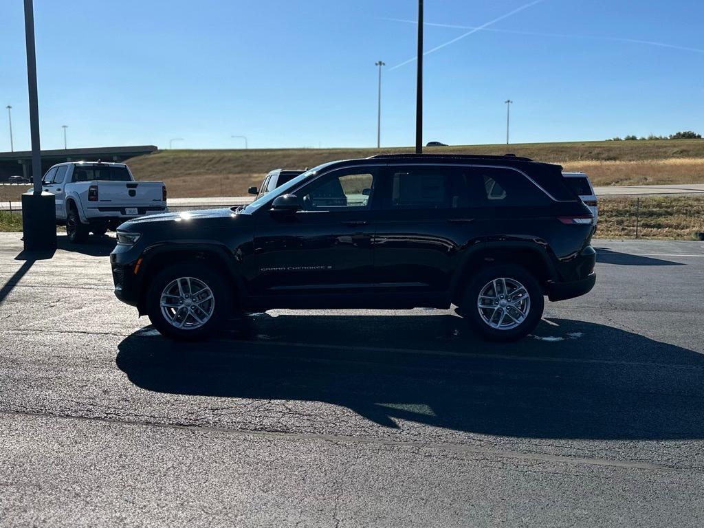 new 2025 Jeep Grand Cherokee car, priced at $38,116